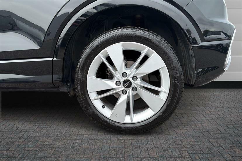 Audi Q2 30 Tfsi 116 S Line EJ75HXE Black #5