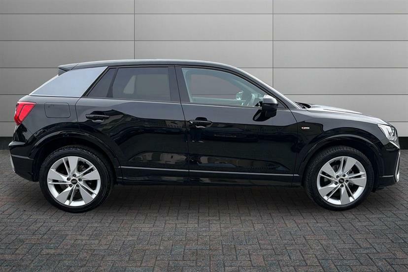 Audi Q2 30 Tfsi 116 S Line EJ75HXE Black #4