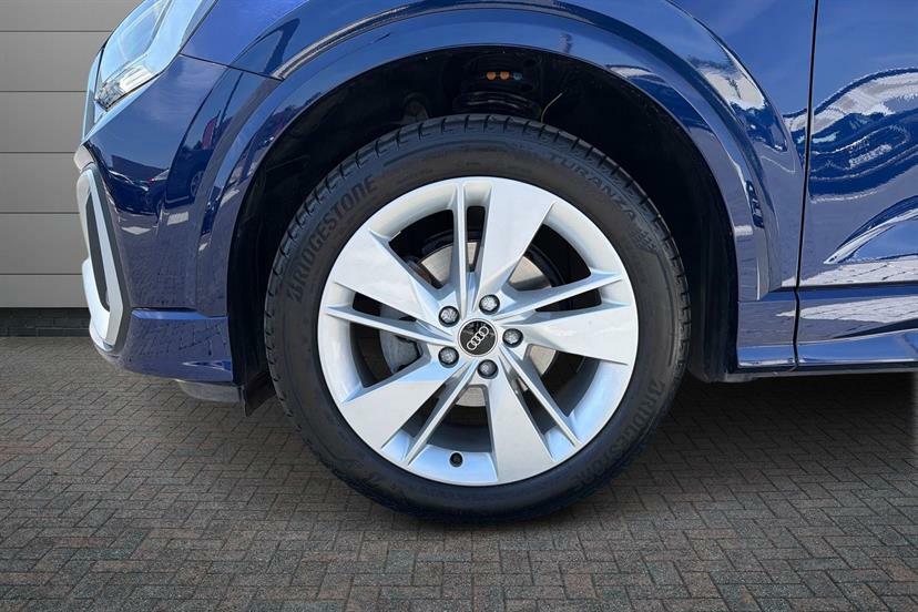 Audi Q2 35 Tfsi S Line S Tronic DC25WYV Blue #5