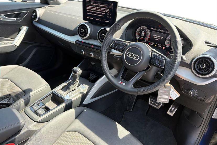 Audi Q2 35 Tfsi S Line S Tronic DC25WYV Blue #6