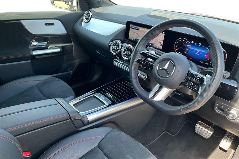 Mercedes-Benz GLA Class 200 Amg Line Premium WL73ABU White #5