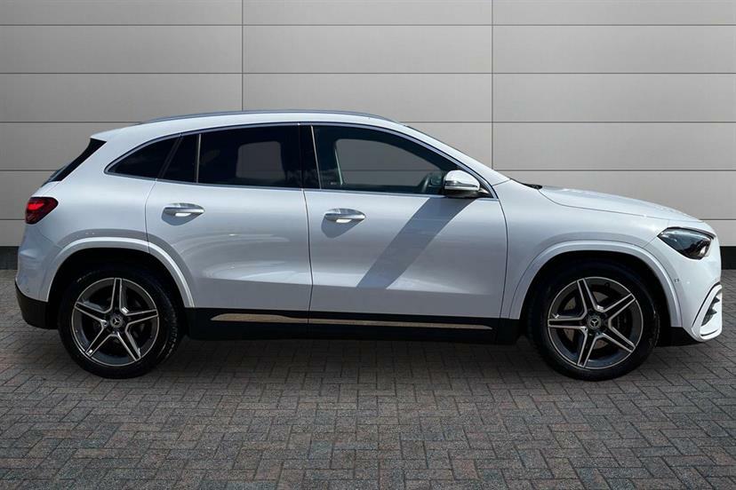 Mercedes-Benz GLA Class 200 Amg Line Premium WL73ABU White #3