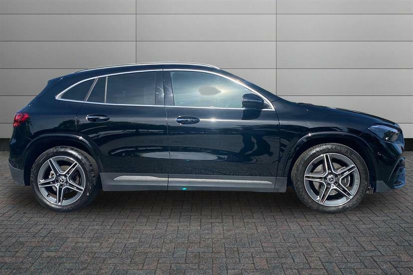 Mercedes-Benz GLA Class 200D Amg Line Premium KT73UMH Black #3