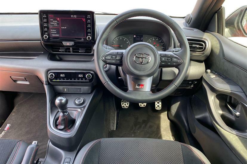 Toyota Yaris 1.6 Awd Circuit Pack Red #6