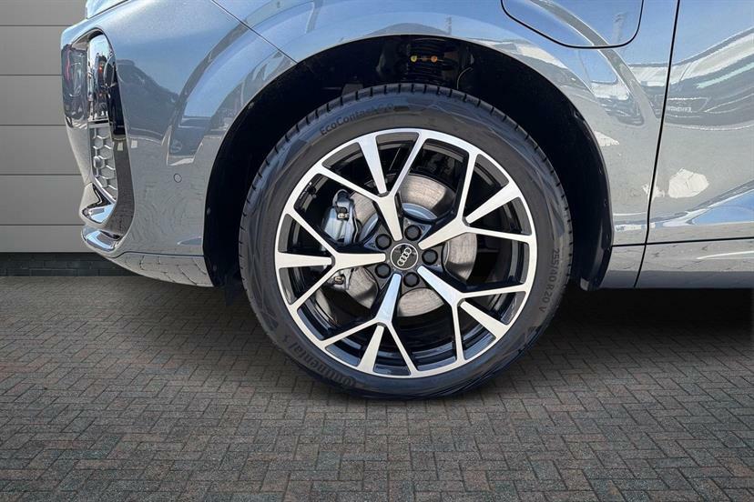 Audi Q3 1.5 E-hybrid Launch Edition S Tronic Grey #5
