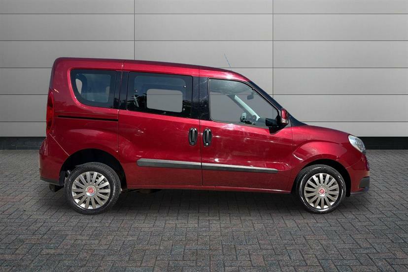 Fiat Doblo 1.4 16V Easy Red #4