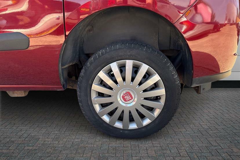 Fiat Doblo 1.4 16V Easy Red #5