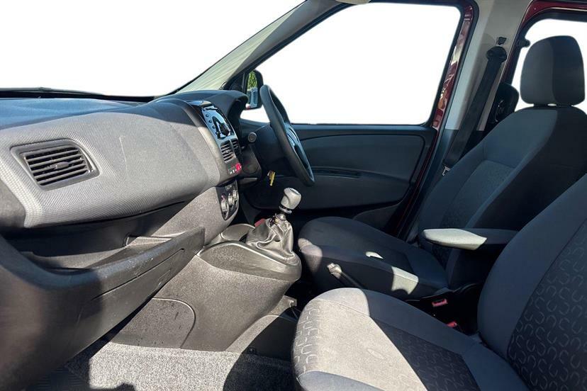 Fiat Doblo 1.4 16V Easy Red #2