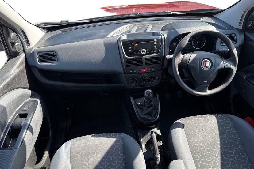 Fiat Doblo 1.4 16V Easy Red #6