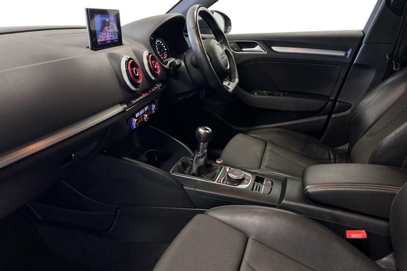 Audi A3 2.0 Tdi S Line Black #2
