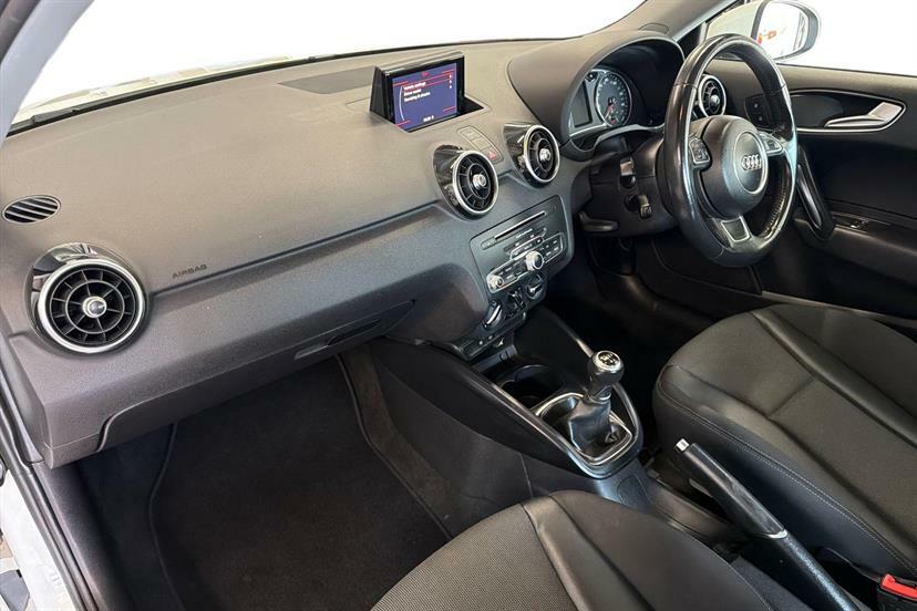 Audi A1 1.0 Tfsi Sport YD18ZUX White #2