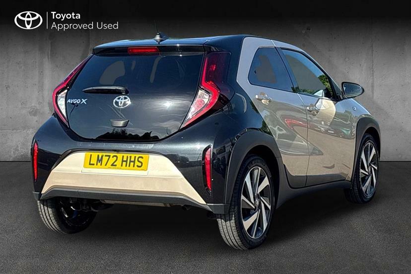 Toyota Aygo X 1.0 Vvt-i Edge LM72HHS Black #2