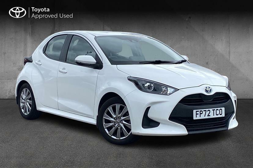 Toyota Yaris 1.5 Hybrid Icon Cvt White