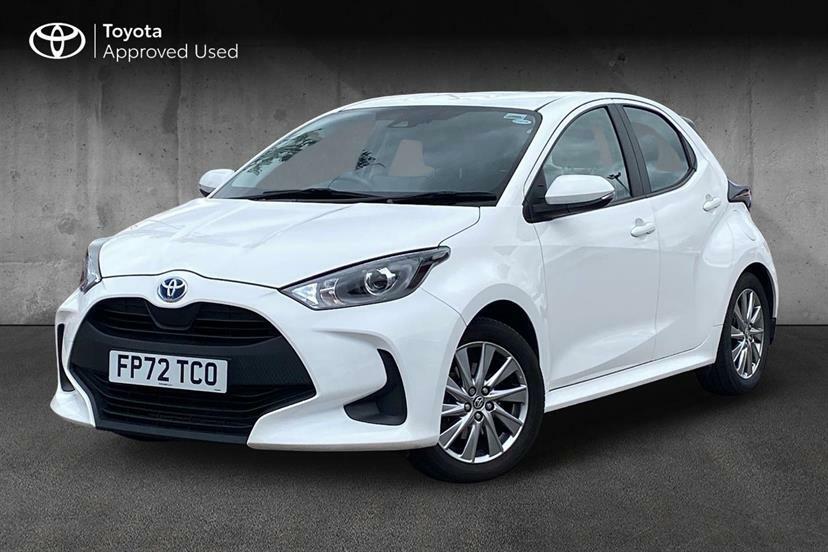 Toyota Yaris 1.5 Hybrid Icon Cvt FP72TCO White #3