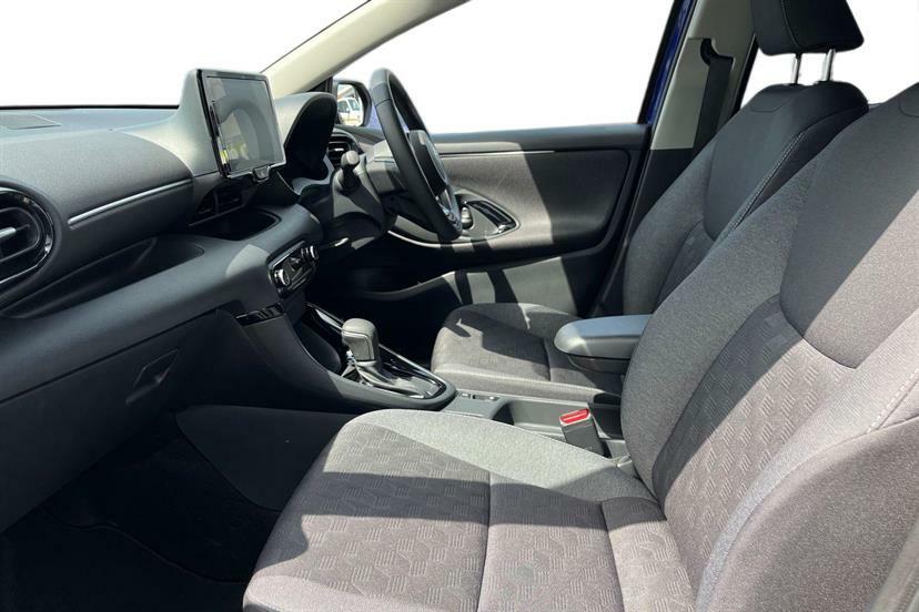 Toyota Yaris 1.5 Hybrid Design Cvt GF75JBU Blue #2