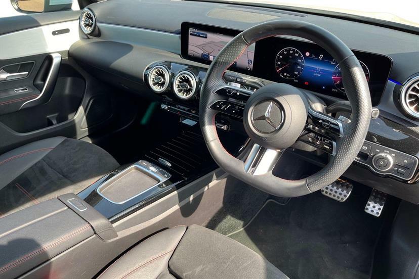 Mercedes-Benz A Class A180 Amg Line Executive AP73OXA White #5