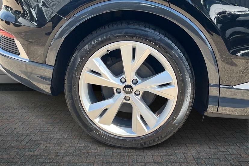 Audi Q4 E Tron 150Kw 40 82Kwh S Line NJ23GPF Black #5