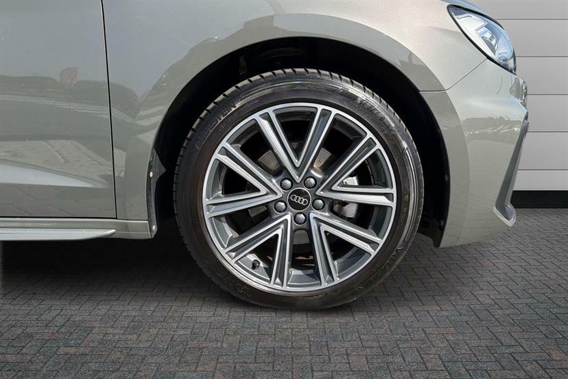Audi A1 35 Tfsi S Line S Tronic KU75ZTO Grey #5