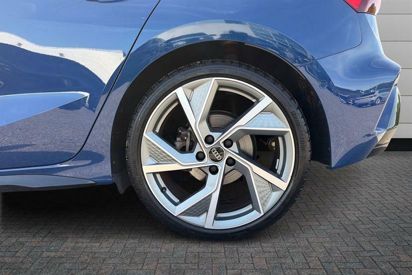 Audi A3 35 Tfsi Black Edition S Tronic Tech Pack RK24MJU Blue #5