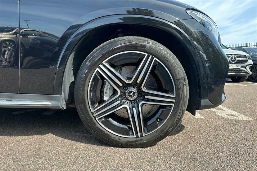 Mercedes-Benz GLC Class 300D 4Matic Amg Line Premium 9G-tronic KR23ULN Black #4