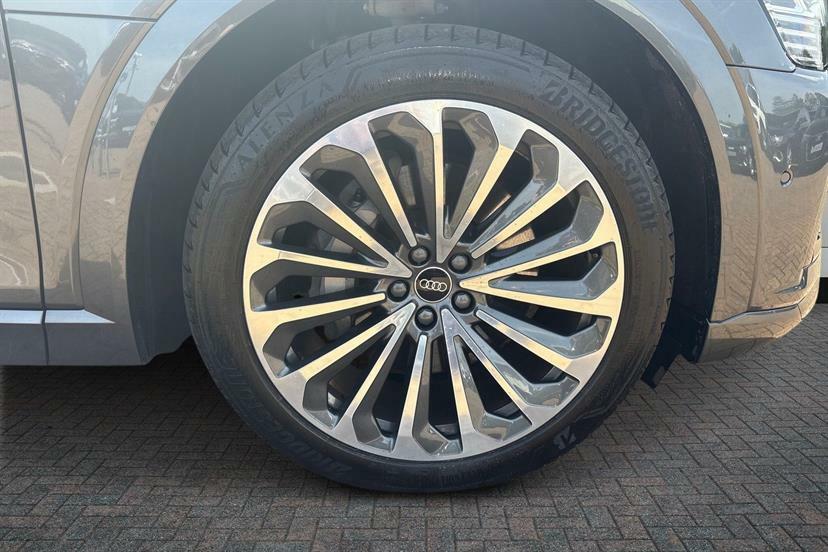 Audi Q8 e tron 300Kw 55 Quattro 114Kwh S Line Grey #5
