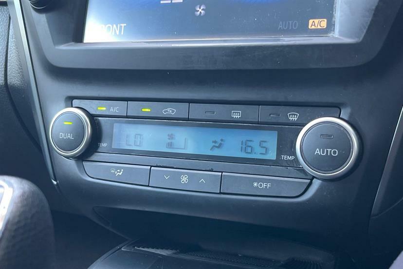 Toyota Avensis 2.0D Business Edition Silver #15