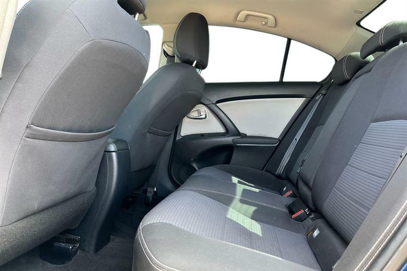 Toyota Avensis 2.0D Business Edition Silver #10