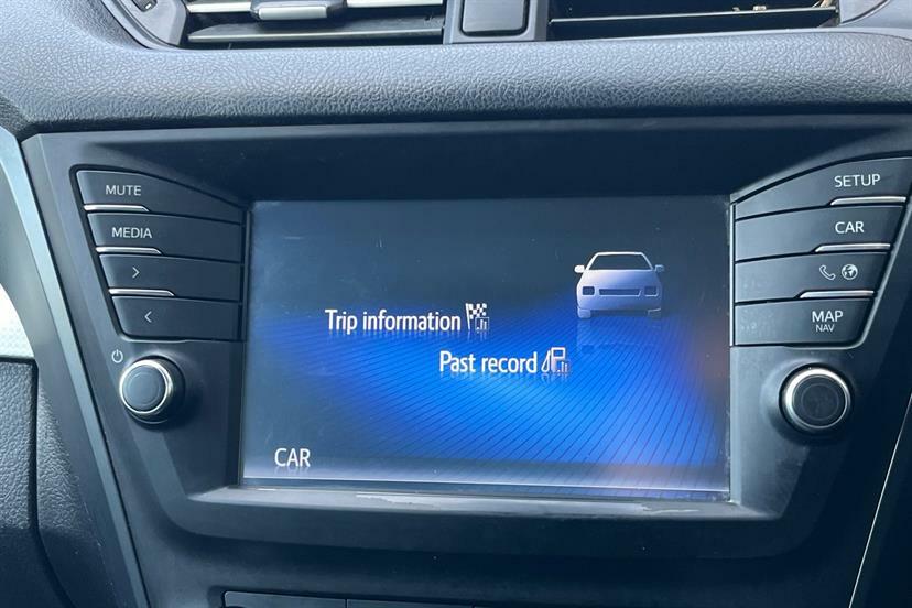 Toyota Avensis 2.0D Business Edition Silver #23