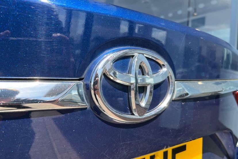 Toyota Avensis 2.0D Business Edition Silver #34