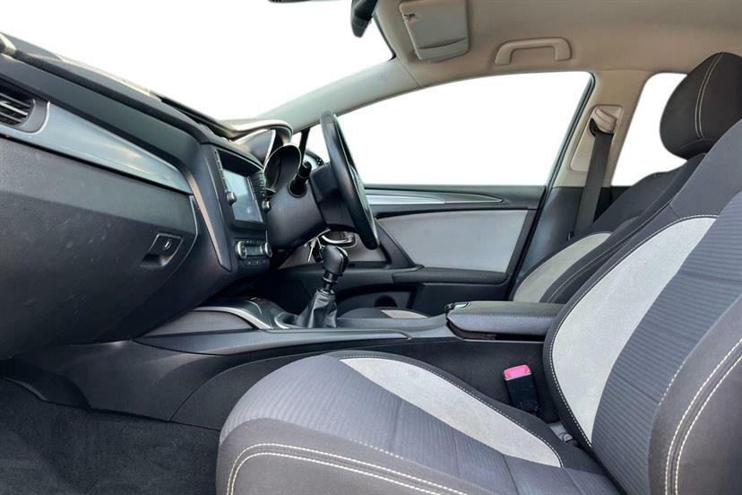 Toyota Avensis 2.0D Business Edition Silver #2