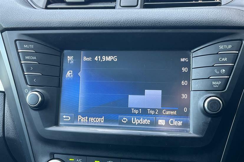 Toyota Avensis 2.0D Business Edition Silver #24