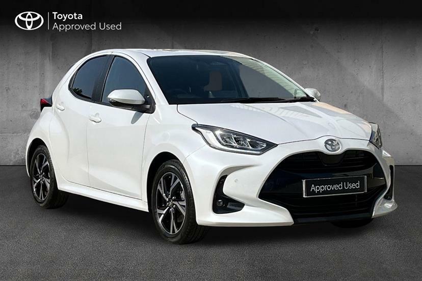 Toyota Yaris 1.5 Hybrid Design Cvt Safety Pack White