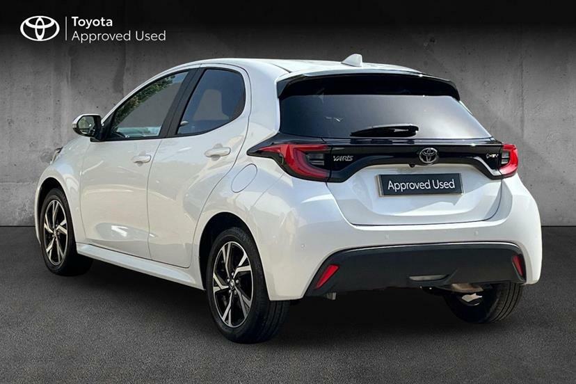 Toyota Yaris 1.5 Hybrid Design Cvt Safety Pack GF24KUU White #3