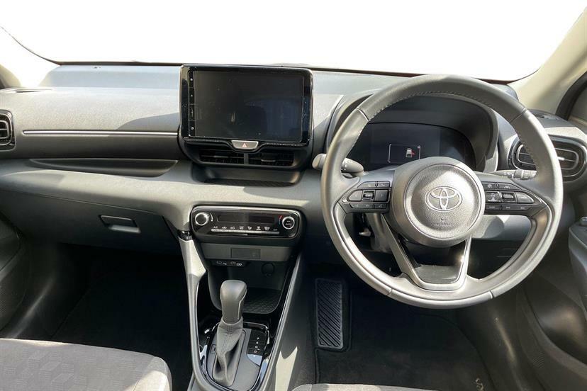 Toyota Yaris 1.5 Hybrid Design Cvt Safety Pack GF24KUU White #6