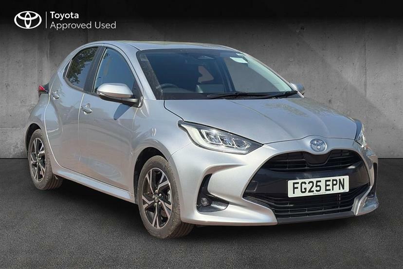 Toyota Yaris 1.5 Hybrid Design Cvt Silver