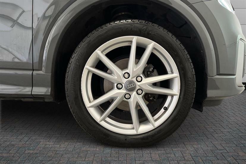 Audi Q2 35 Tfsi S Line S Tronic EK69SVN Grey #5