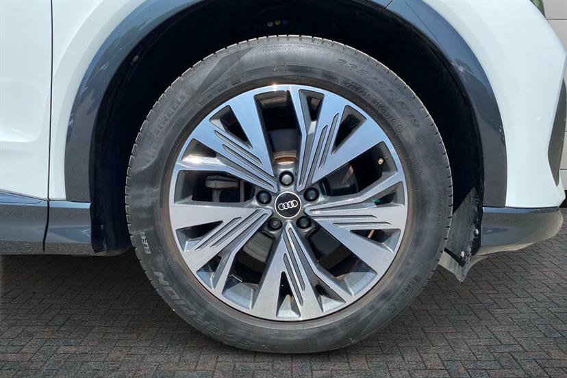 Audi Q4 E Tron 125Kw 35 55Kwh Sport SN21AMZ White #5