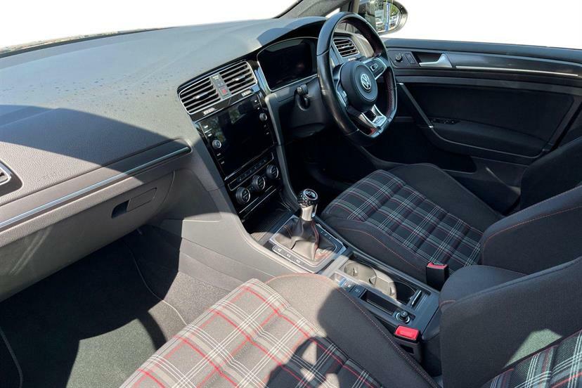 Volkswagen Golf 2.0 Tsi Gti MV18XVN Black #2