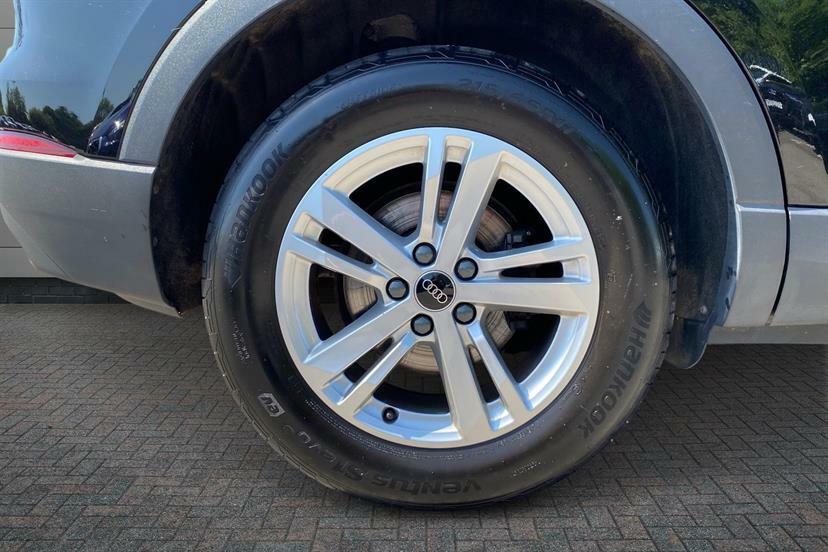 Audi Q3 35 Tfsi Technik KS72BHE Black #5