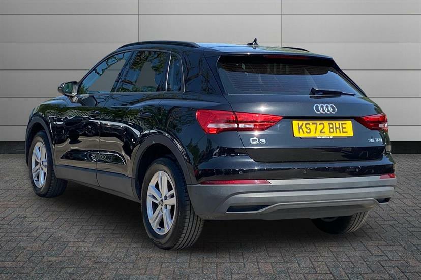 Audi Q3 35 Tfsi Technik KS72BHE Black #3