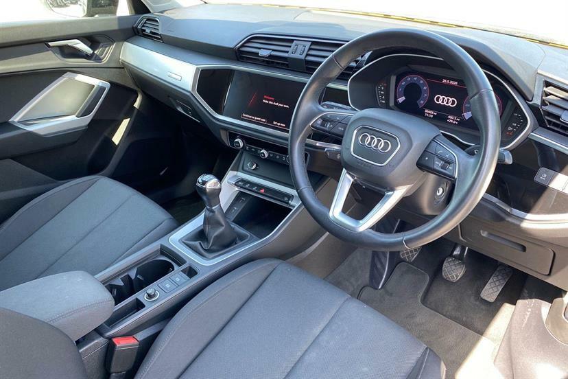 Audi Q3 35 Tfsi Technik KS72BHE Black #6