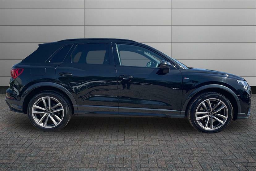 Audi Q3 40 Tfsi Quattro Black Edition S Tronic Cs RE21YMD Black #4