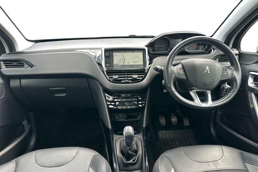 Peugeot 2008 1.2 Puretech Allure Premium Start Stop SG68DWO White #6