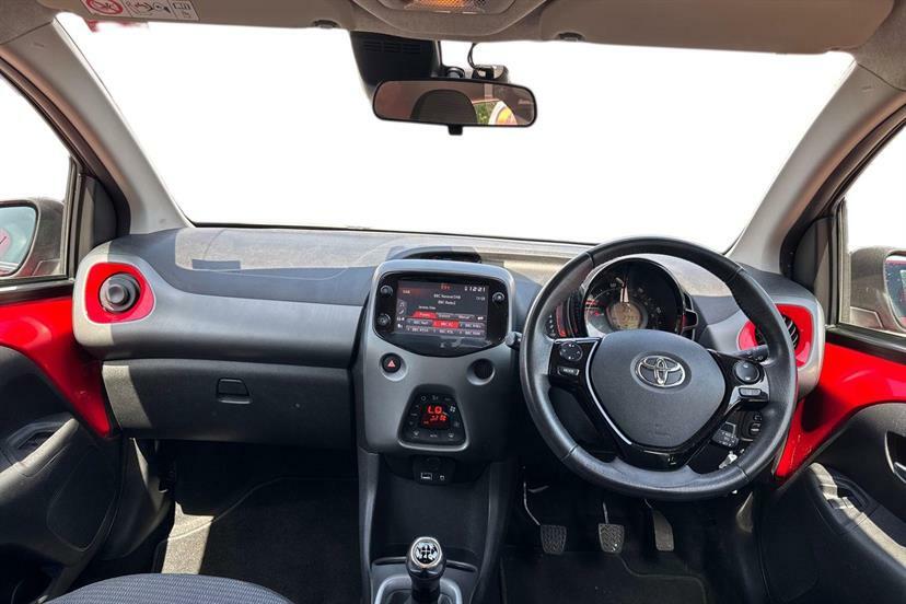 Toyota Aygo 1.0 Vvt-i X-trend Tss FN70PXJ Red #5
