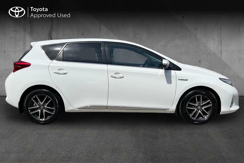 Toyota Auris 1.8 Vvti Hybrid Icon Cvt DE15OAD White #4