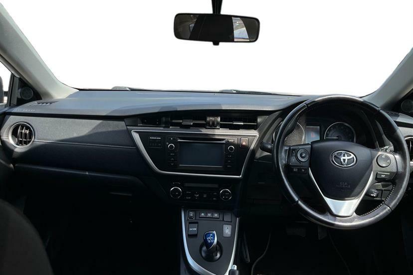Toyota Auris 1.8 Vvti Hybrid Icon Cvt DE15OAD White #6