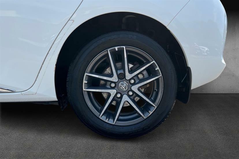 Toyota Auris 1.8 Vvti Hybrid Icon Cvt DE15OAD White #5
