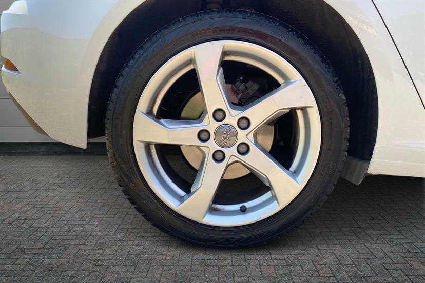 Audi A3 30 Tfsi 116 Sport S Tronic LM68KZV White #5