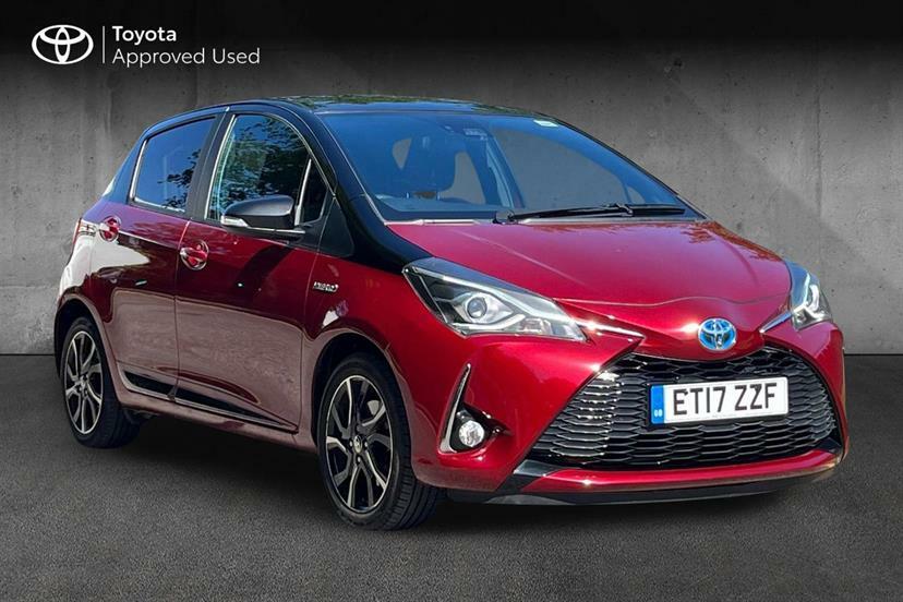 Toyota Yaris 1.5 Hybrid Red Bi-tone Cvt Black