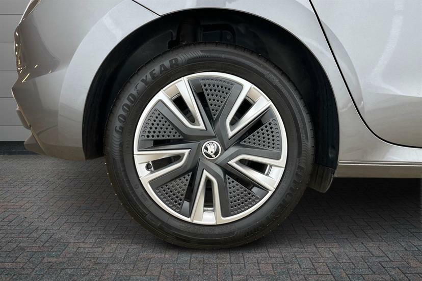 Skoda Fabia 1.0 Tsi 110 Se L AP72HZR Grey #5